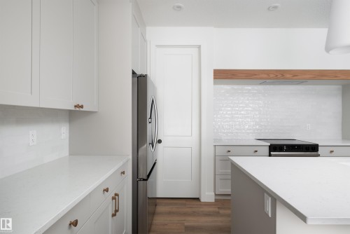 30 Grayson Green, Stony Plain, AB - Indoor Photo Showing Kitchen