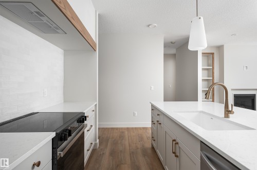 30 Grayson Green, Stony Plain, AB - Indoor Photo Showing Kitchen