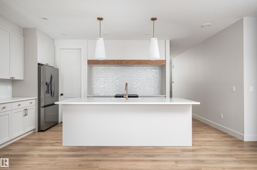 30 Grayson Green, Stony Plain, AB - Indoor Photo Showing Kitchen With Upgraded Kitchen