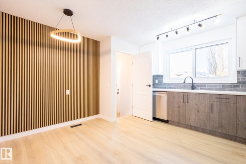 16215 102 Street, Edmonton, AB - Indoor Photo Showing Kitchen