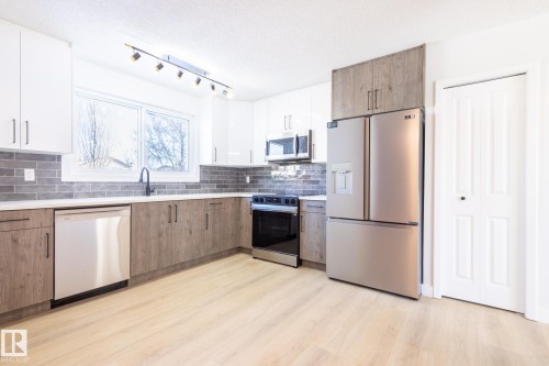 16215 102 Street, Edmonton, AB - Indoor Photo Showing Kitchen