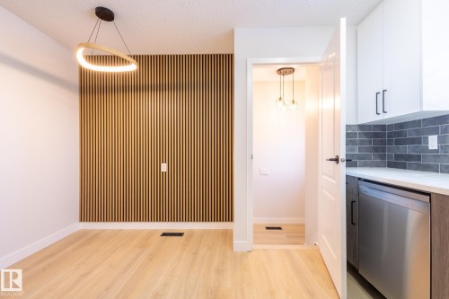 16215 102 Street, Edmonton, AB - Indoor