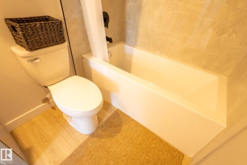 16215 102 Street, Edmonton, AB - Indoor Photo Showing Bathroom