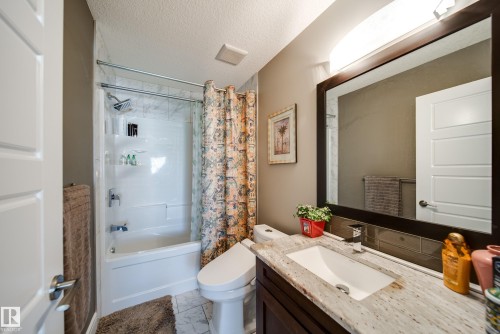 5410 Mcluhan End End, Edmonton, AB - Indoor Photo Showing Bathroom