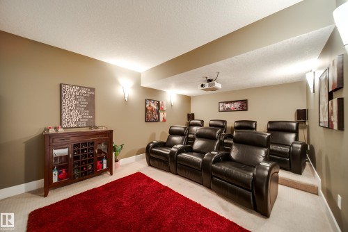 5410 Mcluhan End End, Edmonton, AB - Indoor