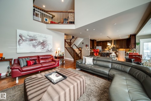 5410 Mcluhan End End, Edmonton, AB - Indoor Photo Showing Living Room