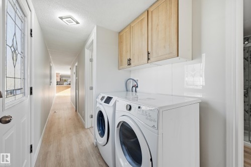 2 Cliff Crescent, Edmonton, AB - Indoor Photo Showing Laundry Room