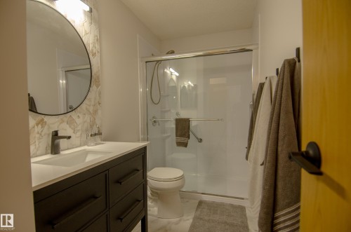 15571 59A Street, Edmonton, AB - Indoor Photo Showing Bathroom