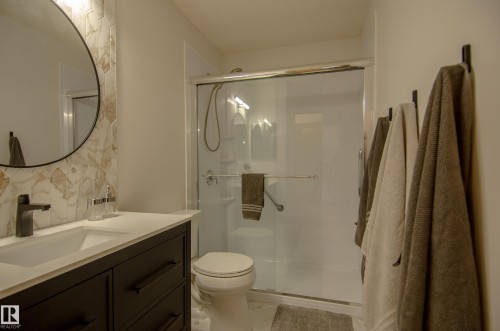 15571 59A Street, Edmonton, AB - Indoor Photo Showing Bathroom