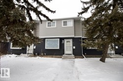 412 HERMITAGE Road  Edmonton, AB T5A 3K9