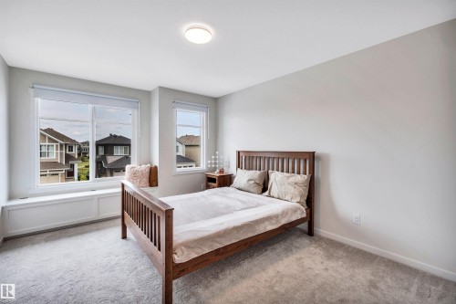 4930 Kinney Road, Edmonton, AB - Indoor Photo Showing Bedroom