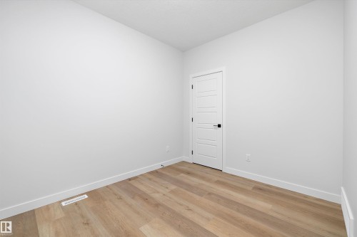 1713 Crossbill Loop Nw, Edmonton, AB - Indoor Photo Showing Other Room