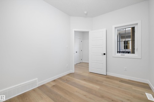 1713 Crossbill Loop Nw, Edmonton, AB - Indoor Photo Showing Other Room