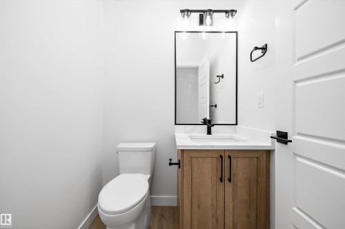 1713 Crossbill Loop Nw, Edmonton, AB - Indoor Photo Showing Bathroom