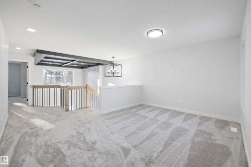 1713 Crossbill Loop Nw, Edmonton, AB - Indoor Photo Showing Other Room