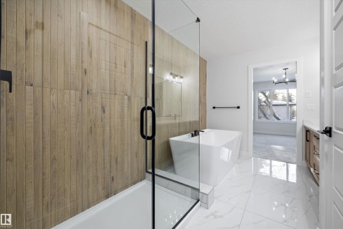 1713 Crossbill Loop Nw, Edmonton, AB - Indoor Photo Showing Bathroom