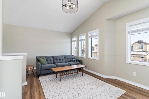 16 Sutherland Street, Leduc, AB - Indoor Photo Showing Living Room