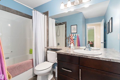 16 Sutherland Street, Leduc, AB - Indoor Photo Showing Bathroom