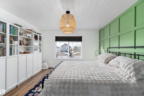 16 Sutherland Street, Leduc, AB - Indoor Photo Showing Bedroom