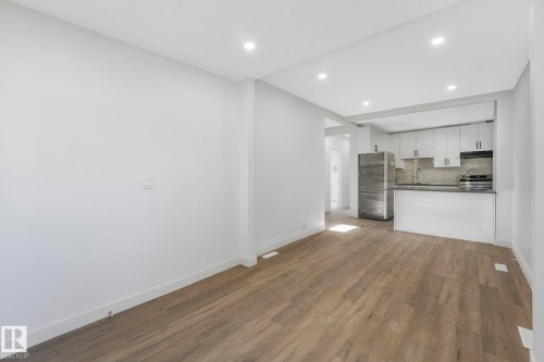 11932 91 Street, Edmonton, AB - Indoor Photo Showing Kitchen