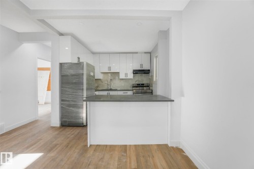 11932 91 Street, Edmonton, AB - Indoor Photo Showing Kitchen