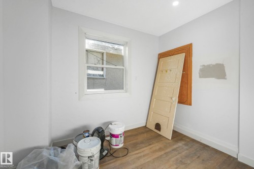 11932 91 Street, Edmonton, AB - Indoor