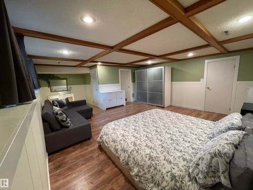 15114 45 Avenue, Edmonton, AB - Indoor Photo Showing Bedroom