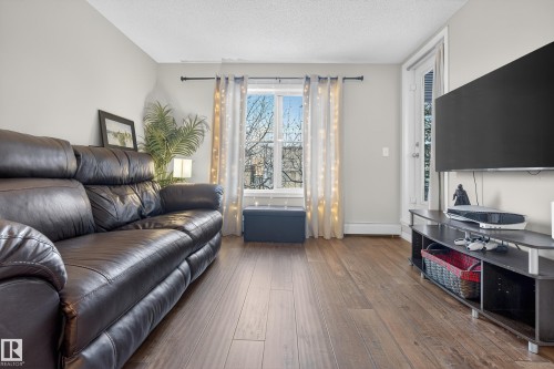 108 534 Watt Boulevard, Edmonton, AB - Indoor Photo Showing Living Room