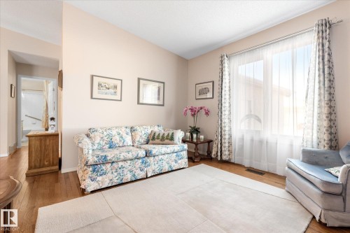 1548 54 Street, Edmonton, AB - Indoor Photo Showing Living Room