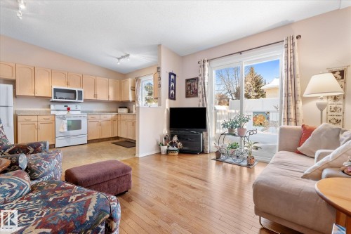 1548 54 Street, Edmonton, AB - Indoor Photo Showing Living Room