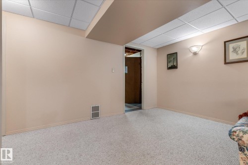 1548 54 Street, Edmonton, AB - Indoor