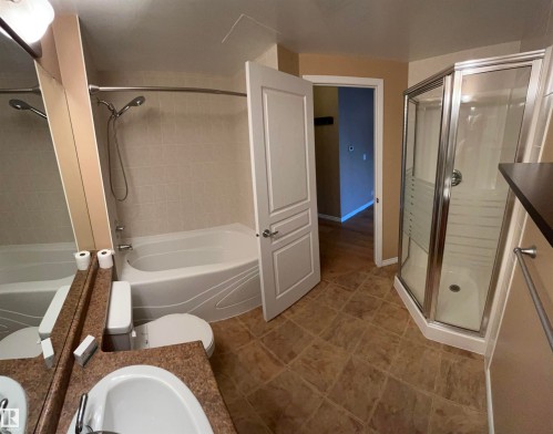 405 10319 111 Street, Edmonton, AB - Indoor Photo Showing Bathroom
