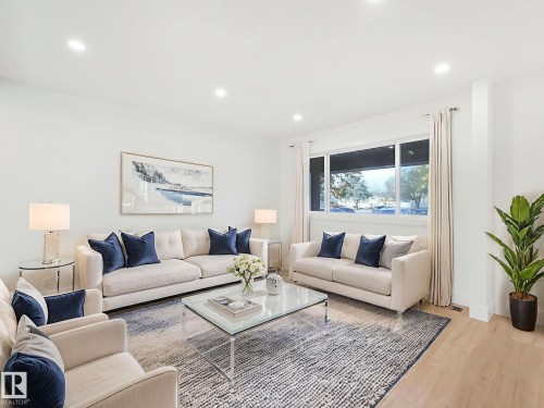 10 13833 30 Street, Edmonton, AB - Indoor Photo Showing Living Room