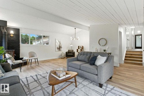 1 Sylvan Drive, St. Albert, AB - Indoor Photo Showing Living Room