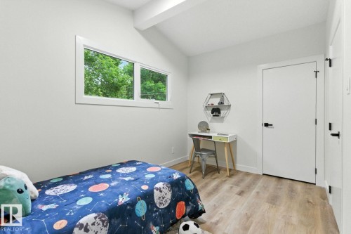1 Sylvan Drive, St. Albert, AB - Indoor Photo Showing Bedroom