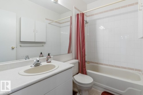 6508 109 Avenue, Edmonton, AB - Indoor Photo Showing Bedroom