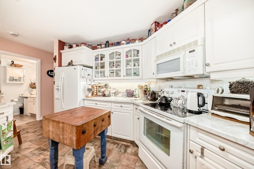 116 9730 174 Street, Edmonton, AB - Indoor Photo Showing Kitchen