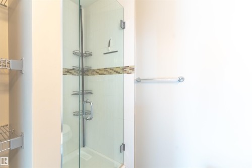 10204 113 Avenue, Edmonton, AB - Indoor Photo Showing Bathroom