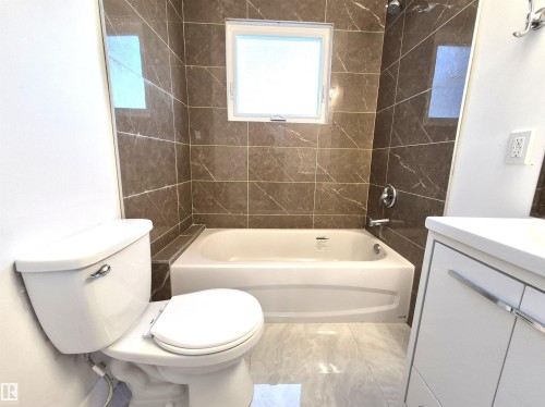 11421 83 Street, Edmonton, AB - Indoor Photo Showing Bathroom