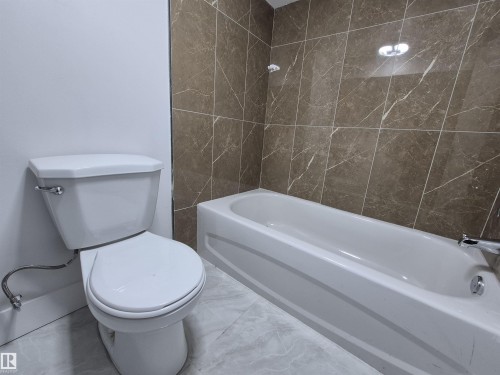 11421 83 Street, Edmonton, AB - Indoor Photo Showing Bathroom