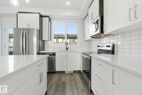 22764 97 Avenue, Edmonton, AB - Indoor Photo Showing Kitchen With Stainless Steel Kitchen With Upgraded Kitchen