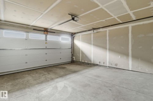 22764 97 Avenue, Edmonton, AB - Indoor Photo Showing Garage