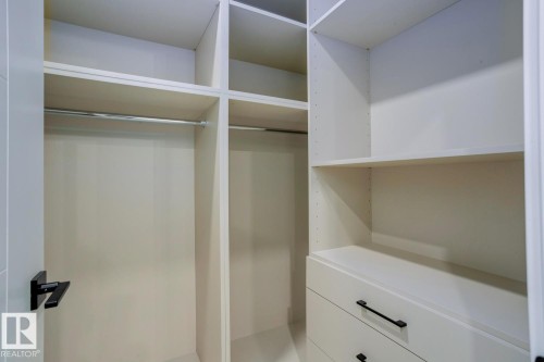 3601 42 Avenue, Beaumont, AB - Indoor With Storage