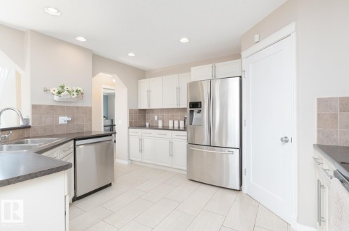 29 Haney Landing, Spruce Grove, AB - Indoor Photo Showing Kitchen With Double Sink