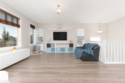 29 Haney Landing, Spruce Grove, AB - Indoor Photo Showing Living Room