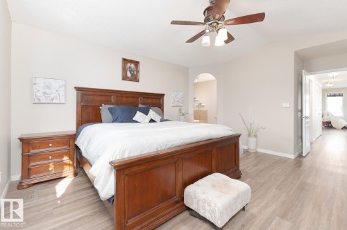 29 Haney Landing, Spruce Grove, AB - Indoor Photo Showing Bedroom