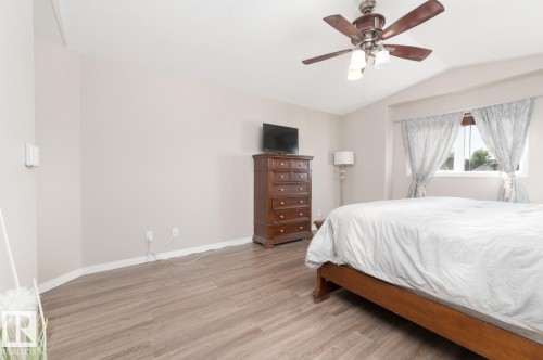 29 Haney Landing, Spruce Grove, AB - Indoor Photo Showing Bedroom