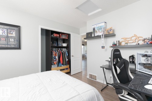 29 Haney Landing, Spruce Grove, AB - Indoor Photo Showing Bedroom