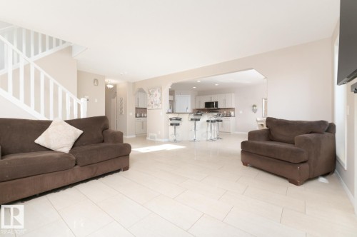 29 Haney Landing, Spruce Grove, AB - Indoor Photo Showing Living Room