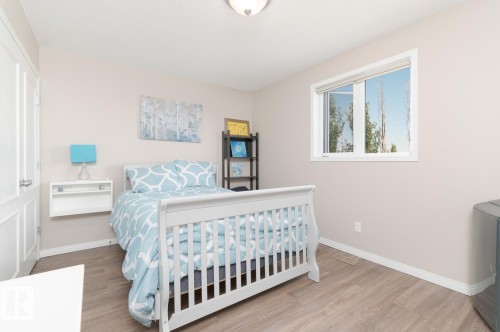 29 Haney Landing, Spruce Grove, AB - Indoor Photo Showing Bedroom